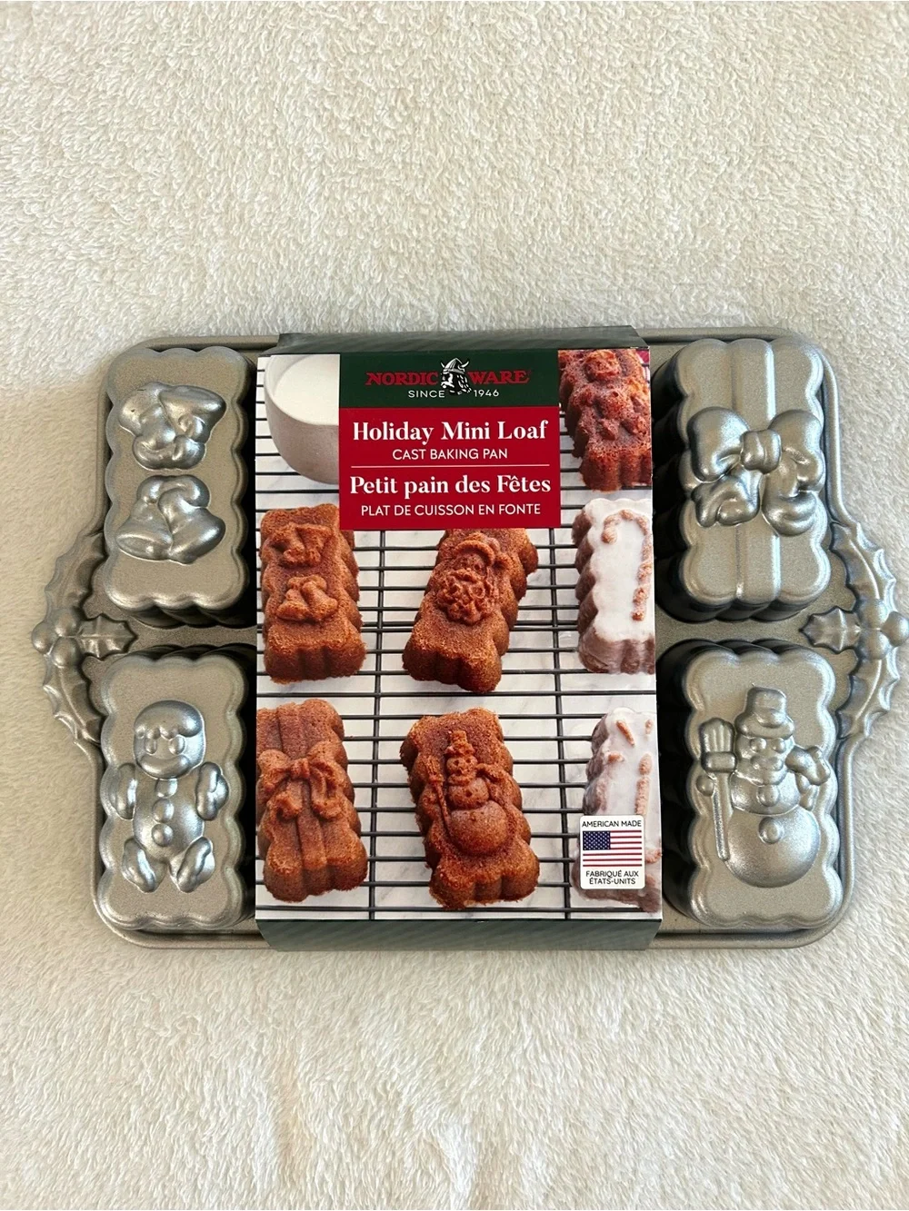 Williams Sonoma Nordic Ware 8 Loaf Holiday Mini Loaf Cakelet Pan NEW